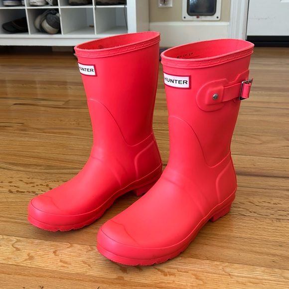 Hunter Women's Vibrant Red Rain Boots - Picture 1 of 10
